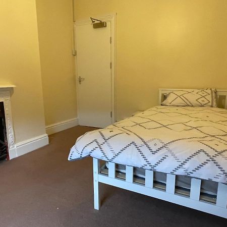 Rooms In A Victorian Comfortable 4-Bedroom House In Milton Keynes Rooms Not En-Suites Wolverton  Exterior foto