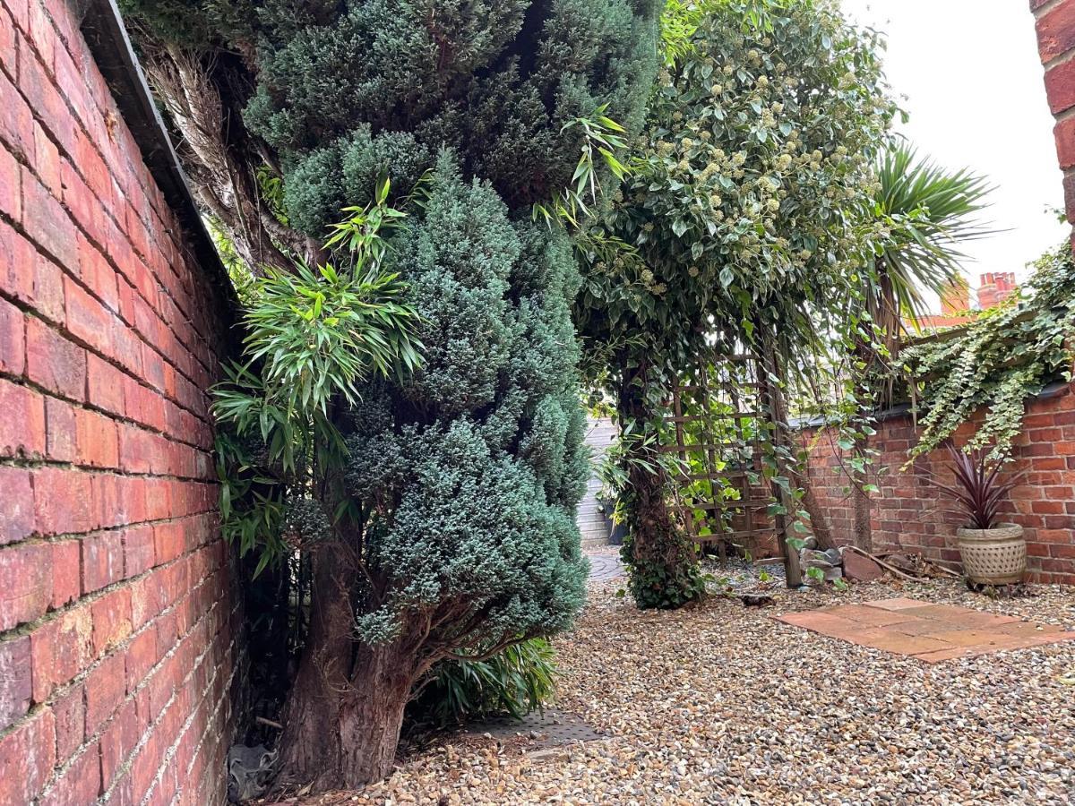 Rooms In A Victorian Comfortable 4-Bedroom House In Milton Keynes Rooms Not En-Suites Wolverton  Exterior foto