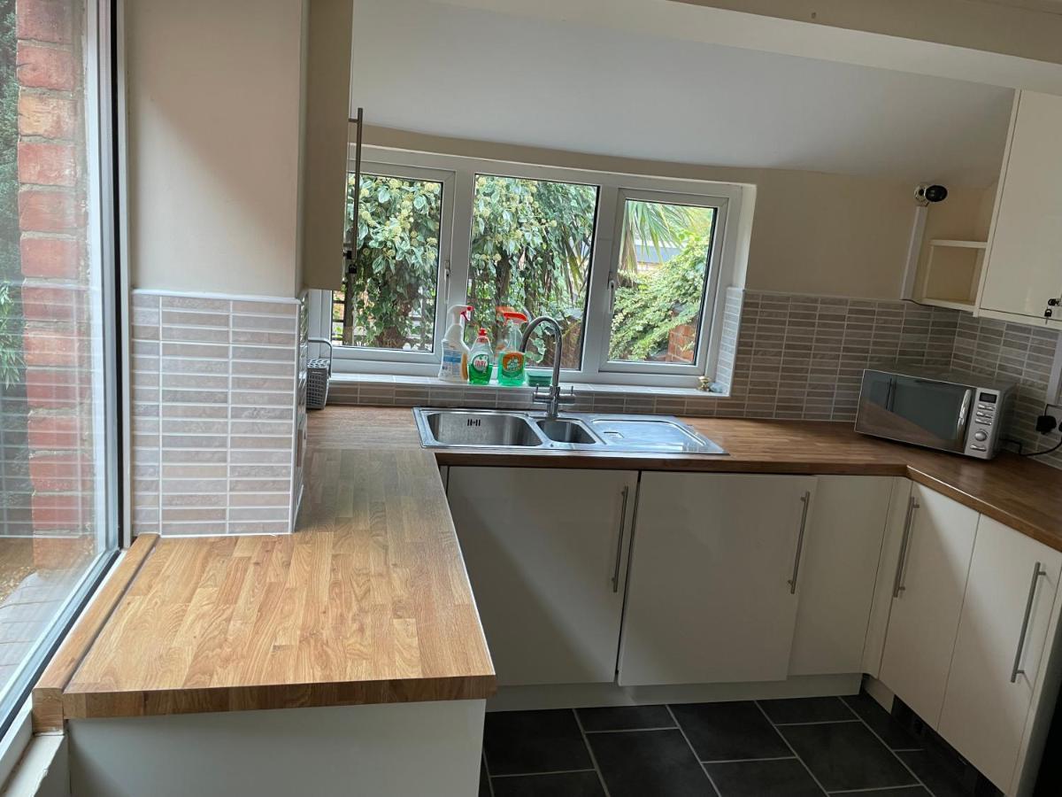 Rooms In A Victorian Comfortable 4-Bedroom House In Milton Keynes Rooms Not En-Suites Wolverton  Exterior foto